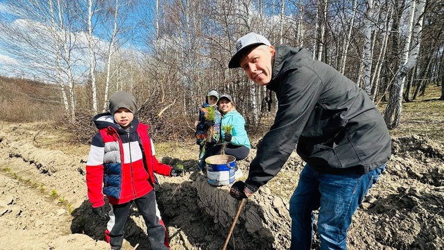 Семьи лицея принимают участие в акции &amp;quot;Сад памяти&amp;quot;.
